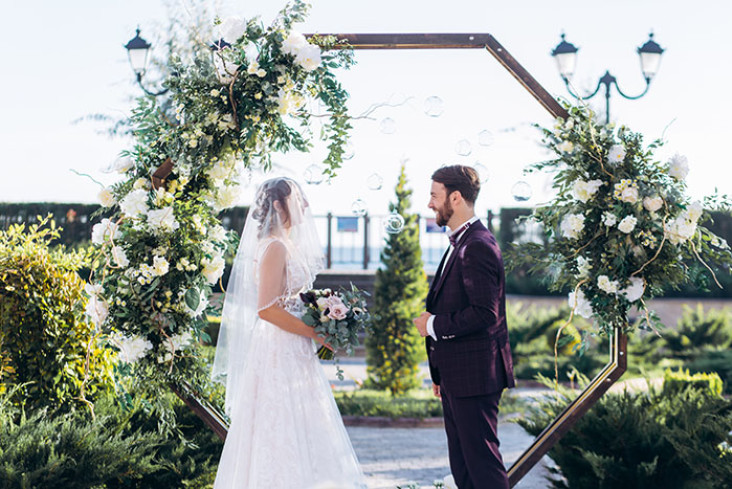 modern wedding flower arch